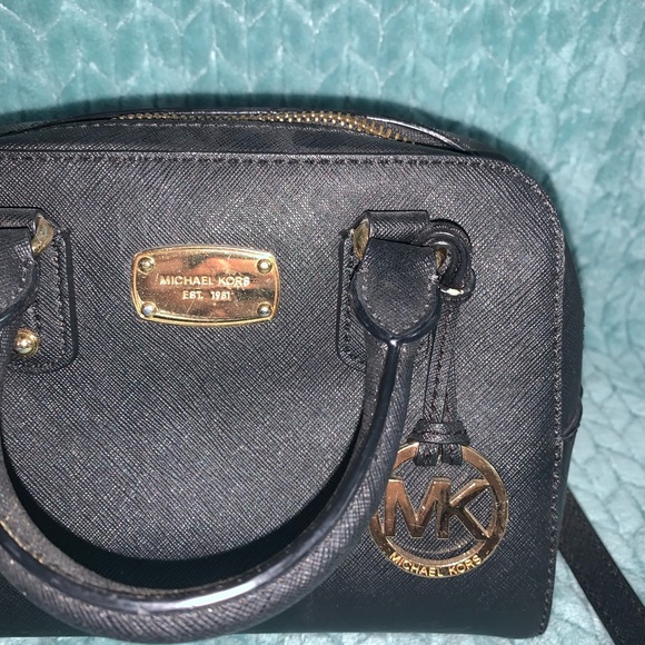 Micheal Kors Black Cross Body Purse - Picture 2 of 4